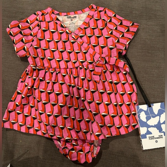 Diane von Fursteberg 2pcs Baby girl outfit dress and diaper cover NWT - Picture 2 of 6